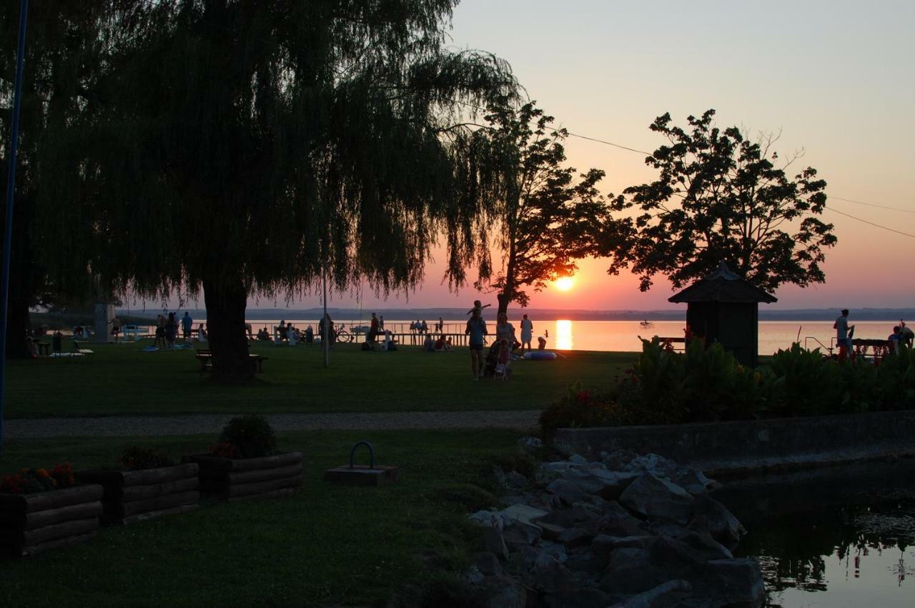 Lake House Farsang Balatonberény Eksteriør bilde